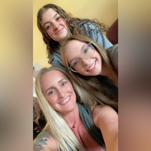 Meet your Posher, Amber - Picture 2 of 2